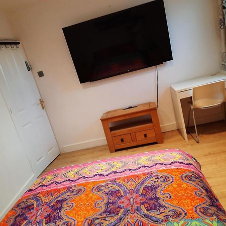 Lovely Home With Full En-Suite Double Bed Rooms Ридинг Экстерьер фото