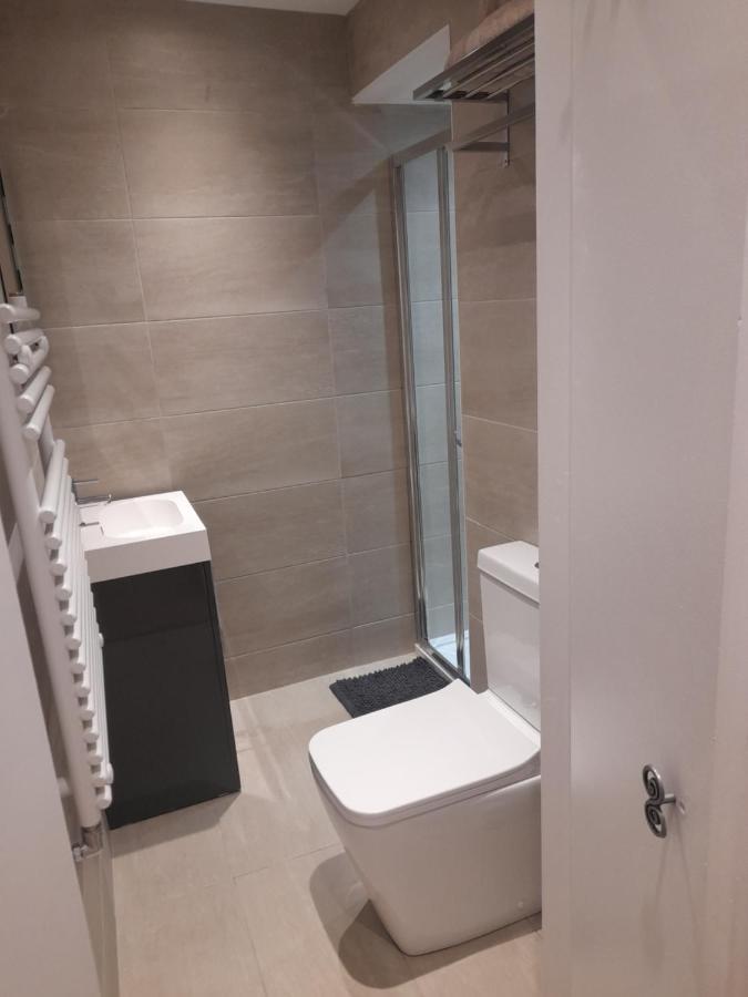 Lovely Home With Full En-Suite Double Bed Rooms Ридинг Экстерьер фото