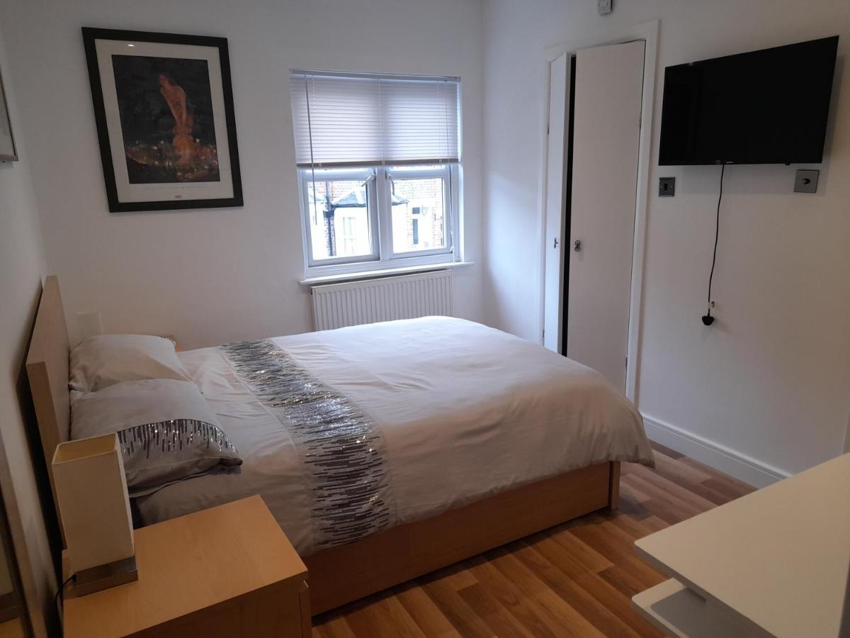 Lovely Home With Full En-Suite Double Bed Rooms Ридинг Экстерьер фото